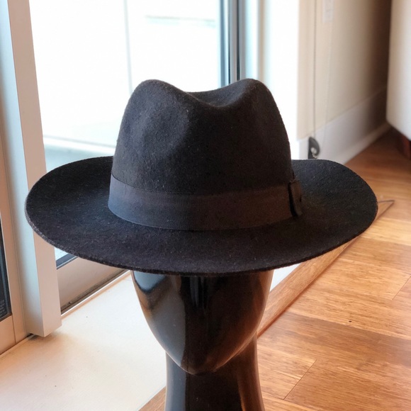 Zara Accessories - ZARA Black Hat // Sz. Small